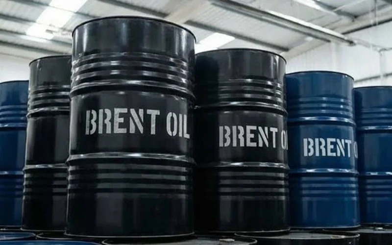 Petróleo sube a 102 dólares por tensiones geopolíticas